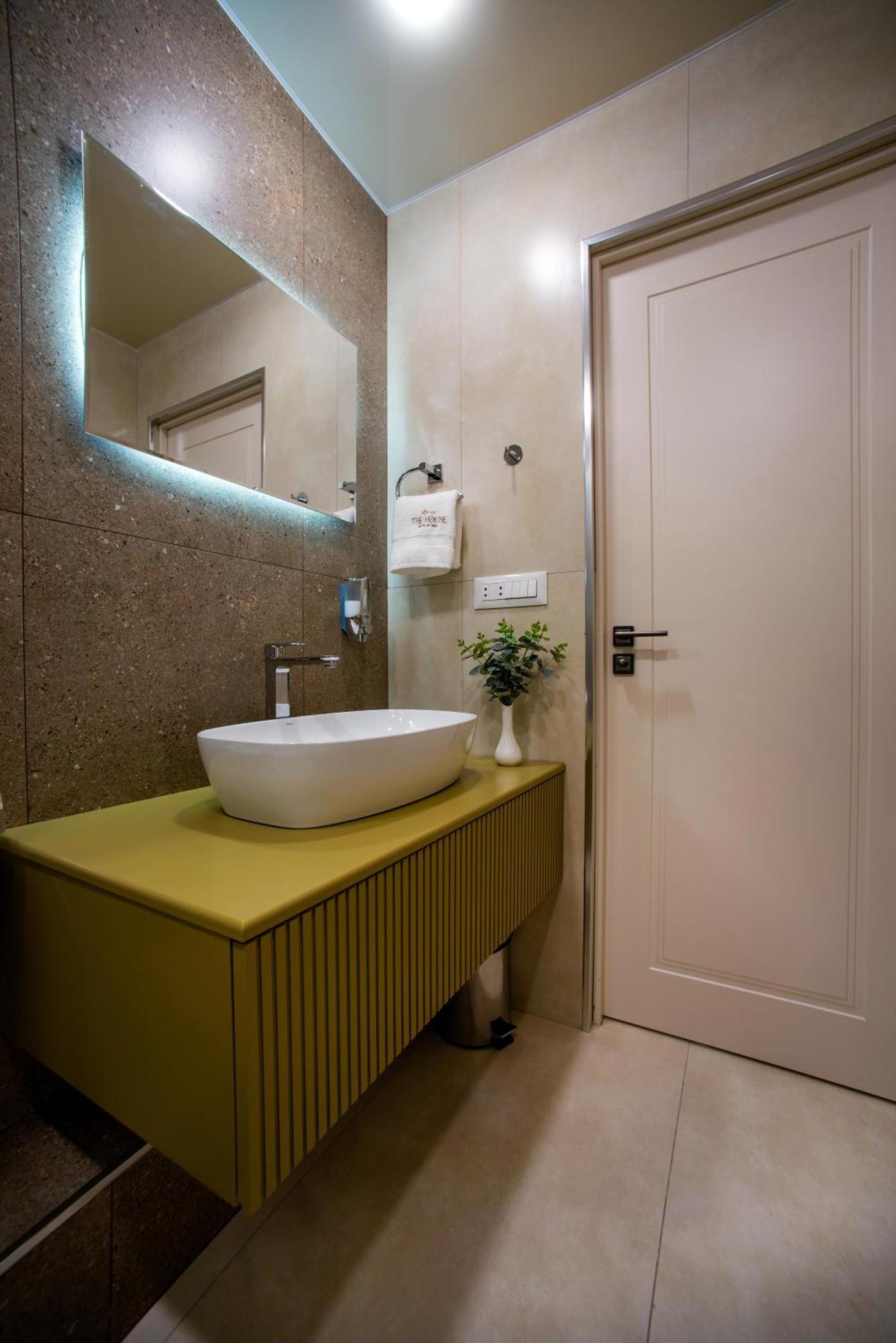 The House Hotel Єреван Екстер'єр фото